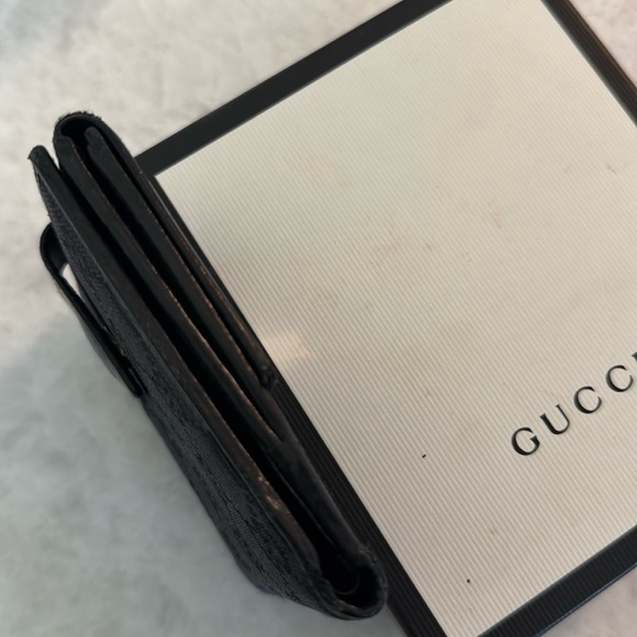 - Gucci black monogram canvas and leather compact wallet - Picture 4 of 8